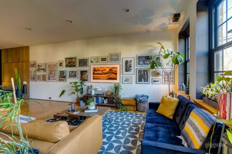  Bright and Spacious Industrial Modern Loft 