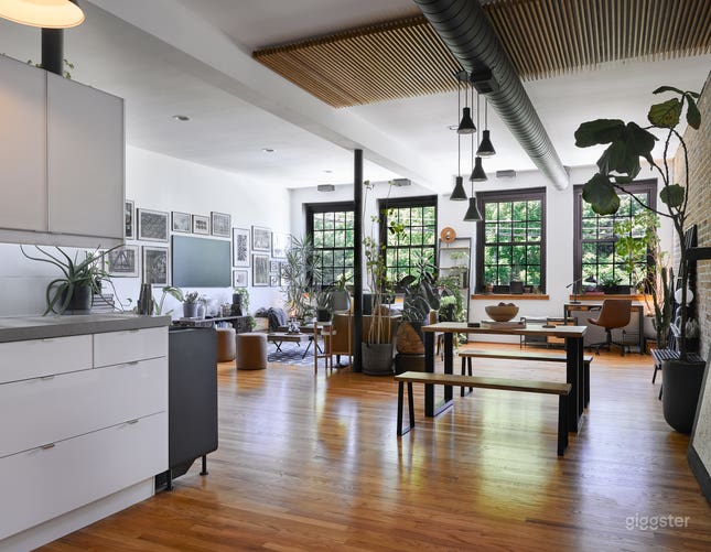 Bright and Spacious Industrial Modern Loft | Rent this location on Giggster