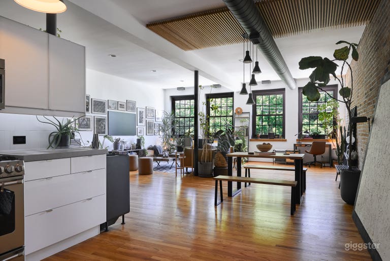  Bright and Spacious Industrial Modern Loft 