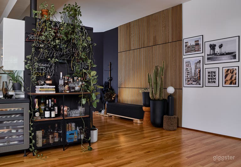  Bright and Spacious Industrial Modern Loft 