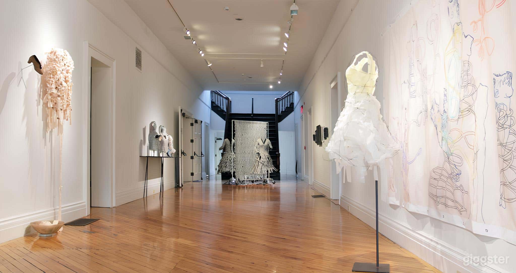 Elegant Gallery with High Ceilings Photo 1