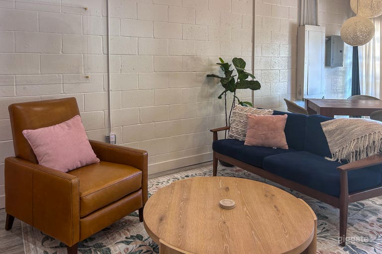  Studio per contenuti con luce naturale per servizi fotografici e video 