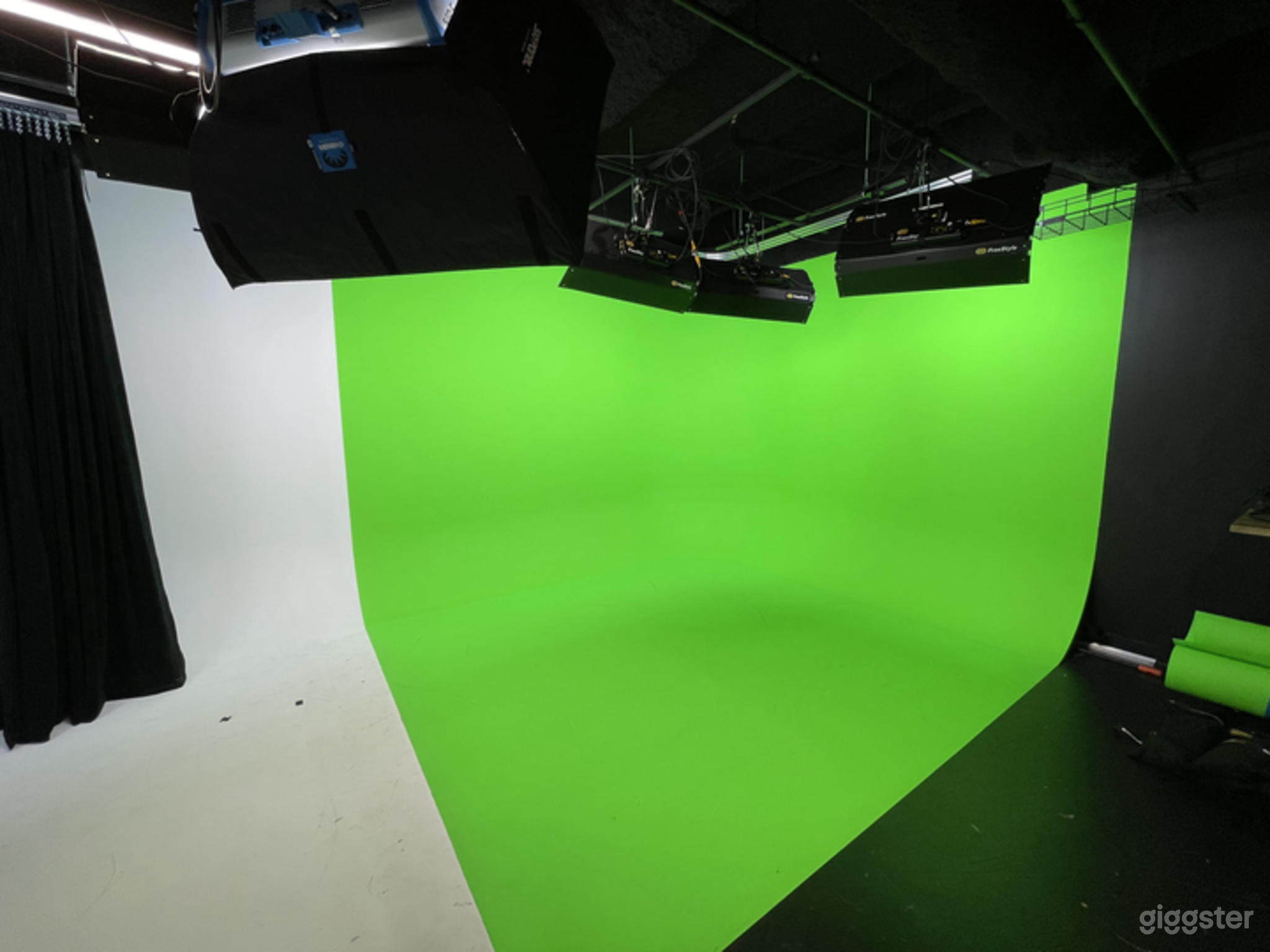 Cyclorama Equipped Film &amp; Video Production Facility Photo 4