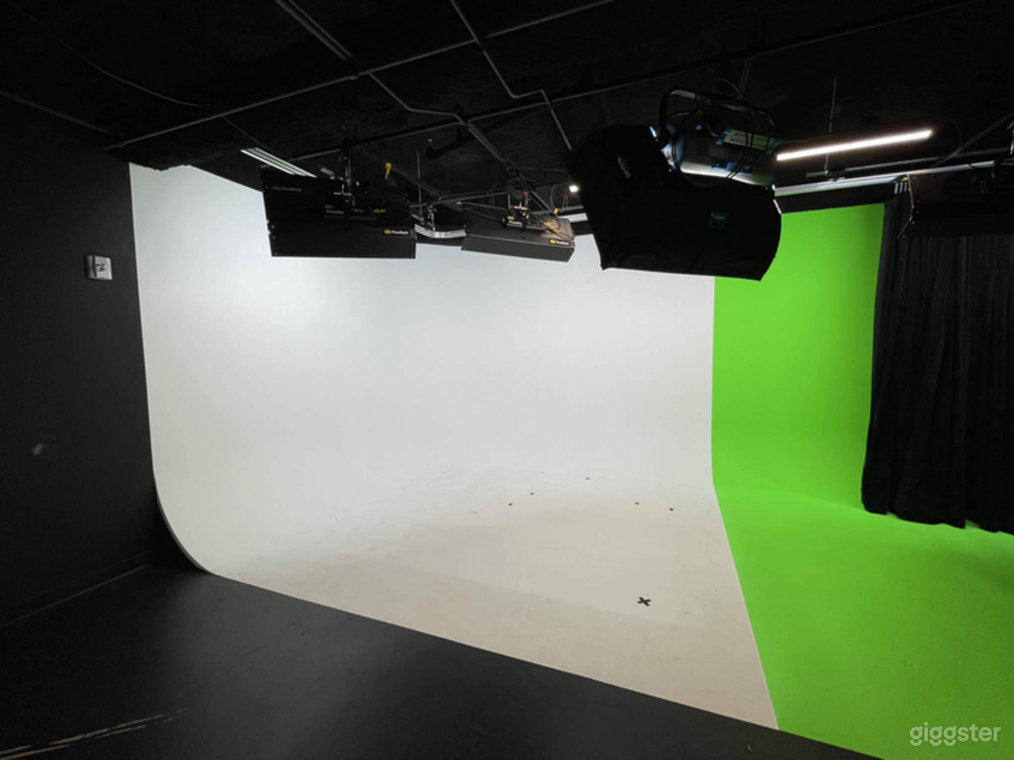 Cyclorama Equipped Film &amp; Video Production Facility Photo 3