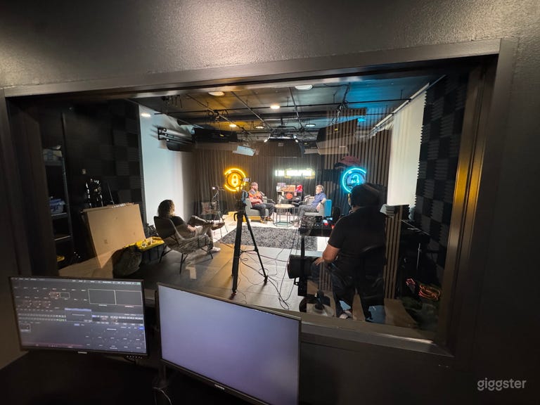  Film & Video Production Facility, White w/Black Curtains 