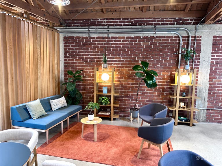  NY Industrial Loft (S) 