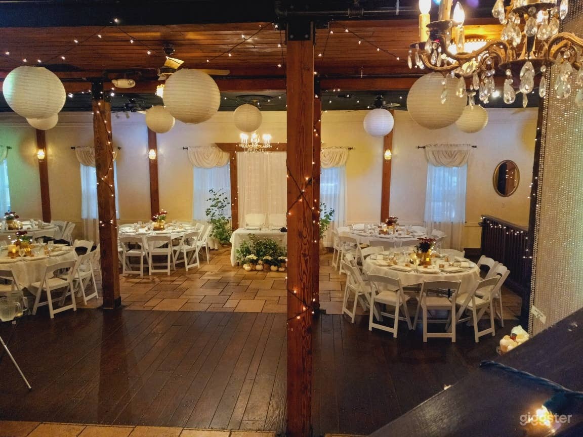 Enchanted Ballroom with spacious 11-foot ceilings Photo 2