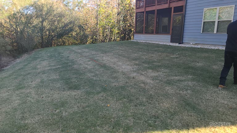  Luxurious Stunning Backyard with Gazebo 