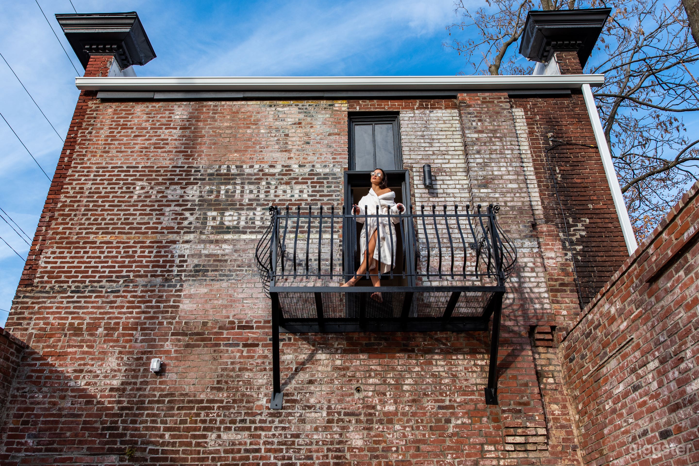 MISS KENTUCKY USA ON BALCONY