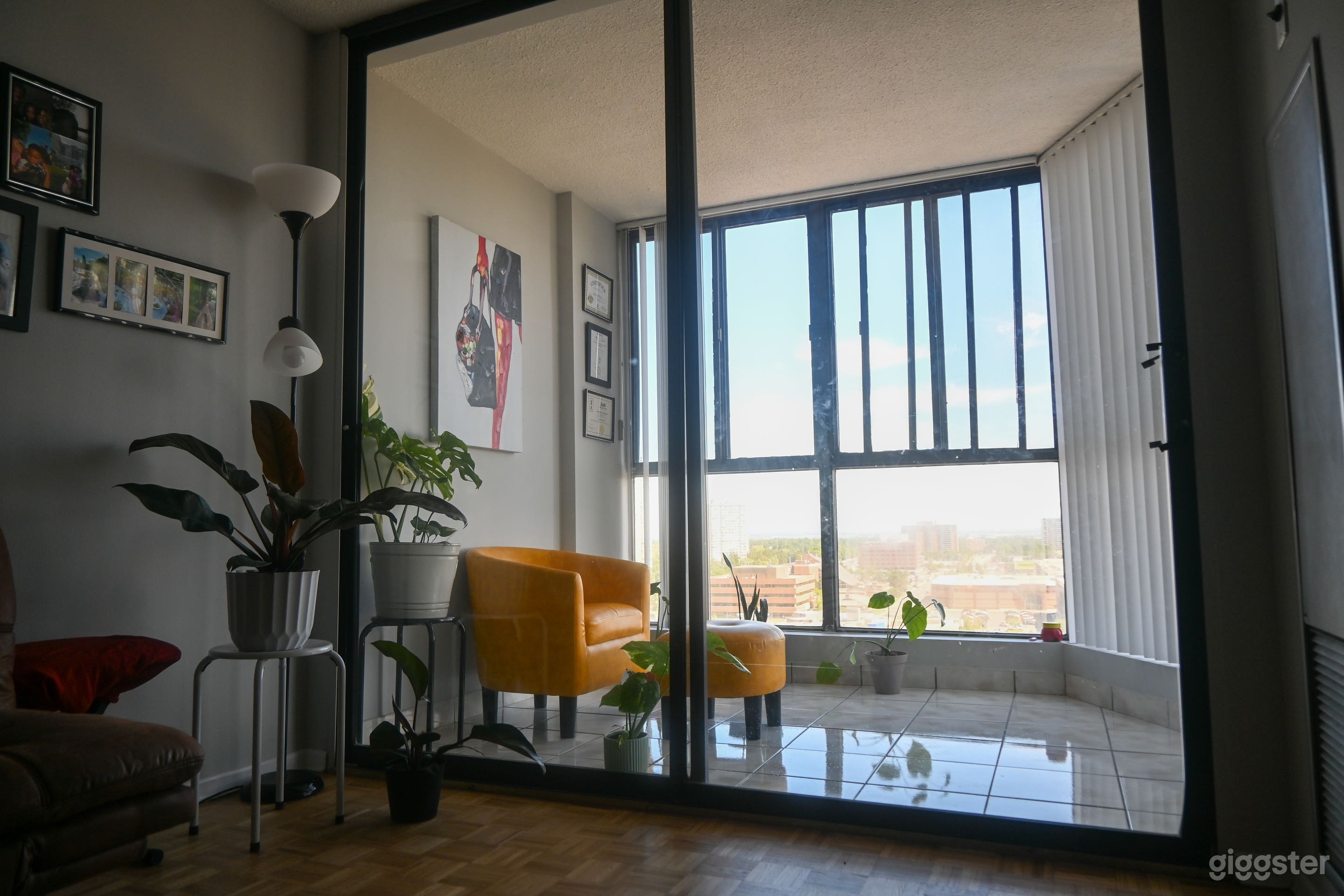 Cozy Minimal Studio – Flexible Space for Film, Photo Photo 1