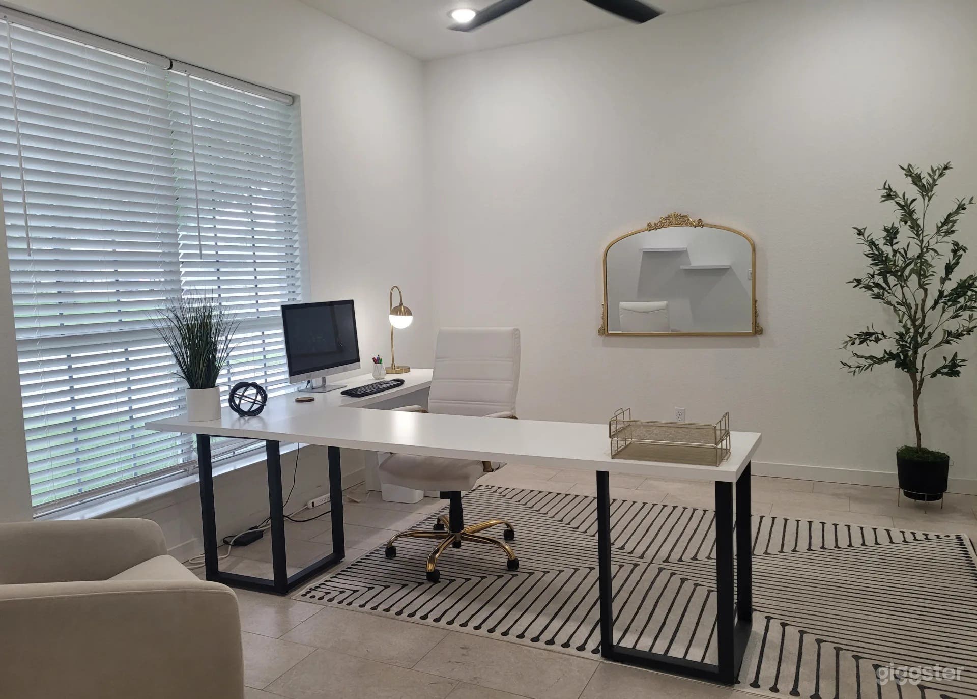 Beautiful Oversized Private Office Photo 1