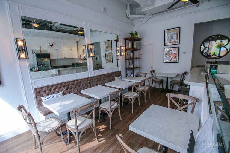  Restaurant in Toronto that Offers a Sophisticated but Relaxed Atmosphere 