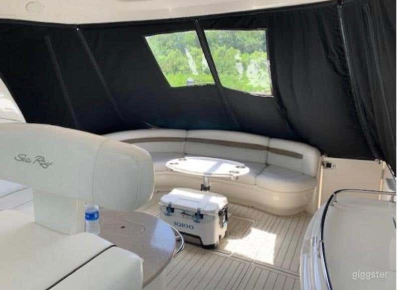 Majestic 54FT SEA RAY Yordany Party Yacht Space Events  Photo 4