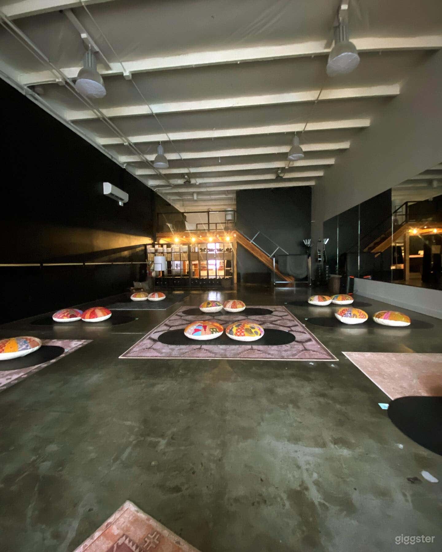 Beautiful open boho/modern yoga studio Photo 1