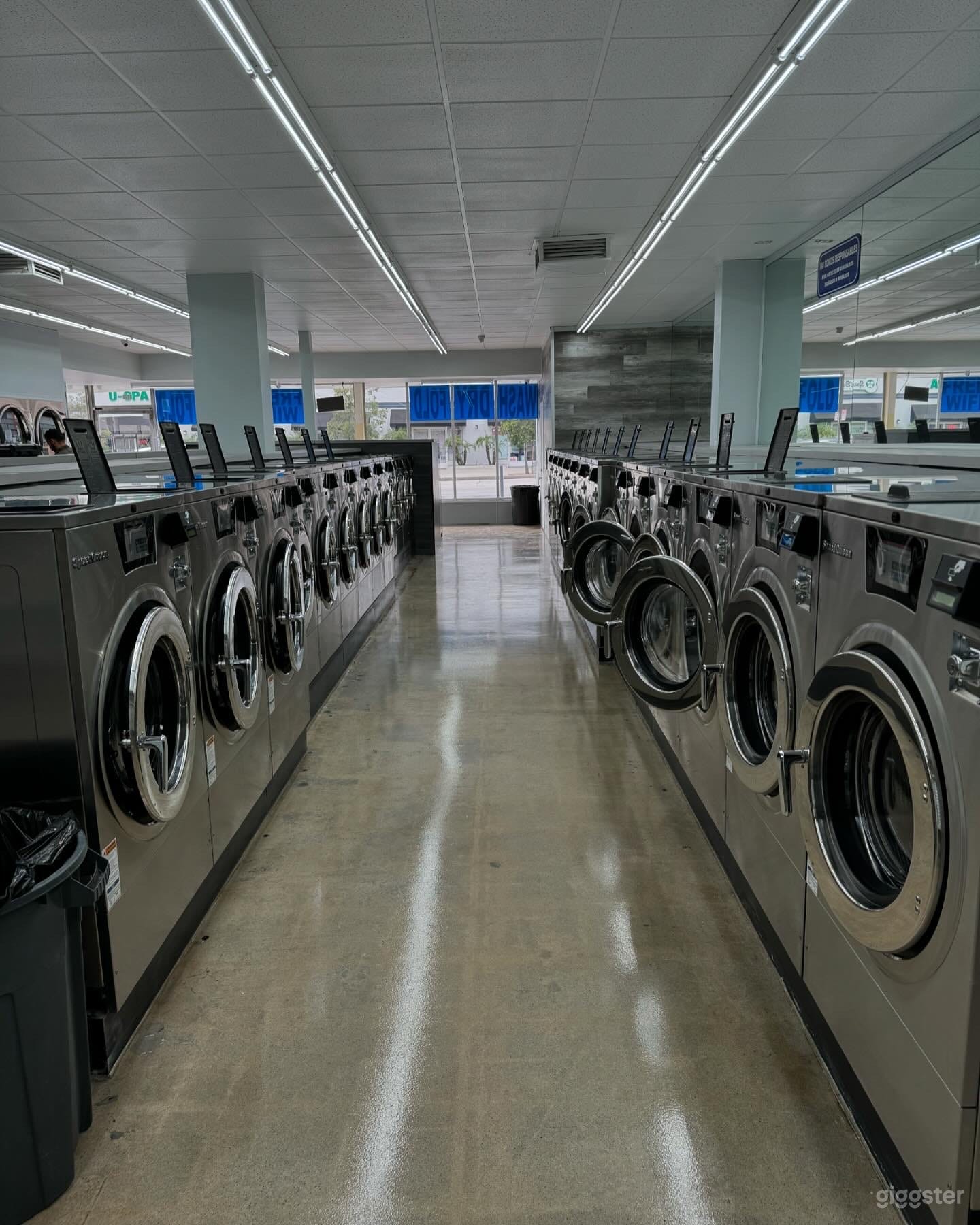 North Hollywood Laundromat Photo 3