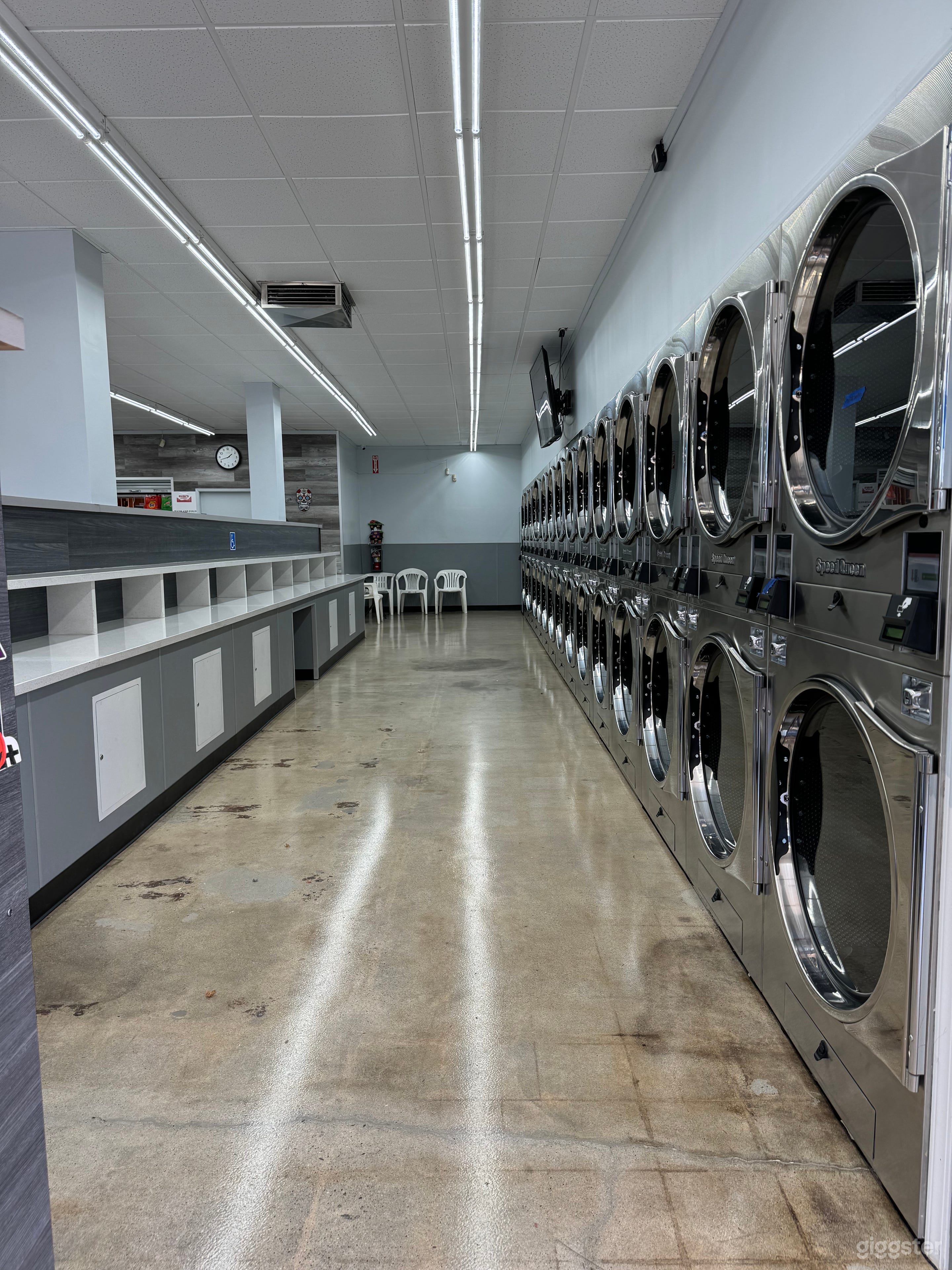 North Hollywood Laundromat Photo 4