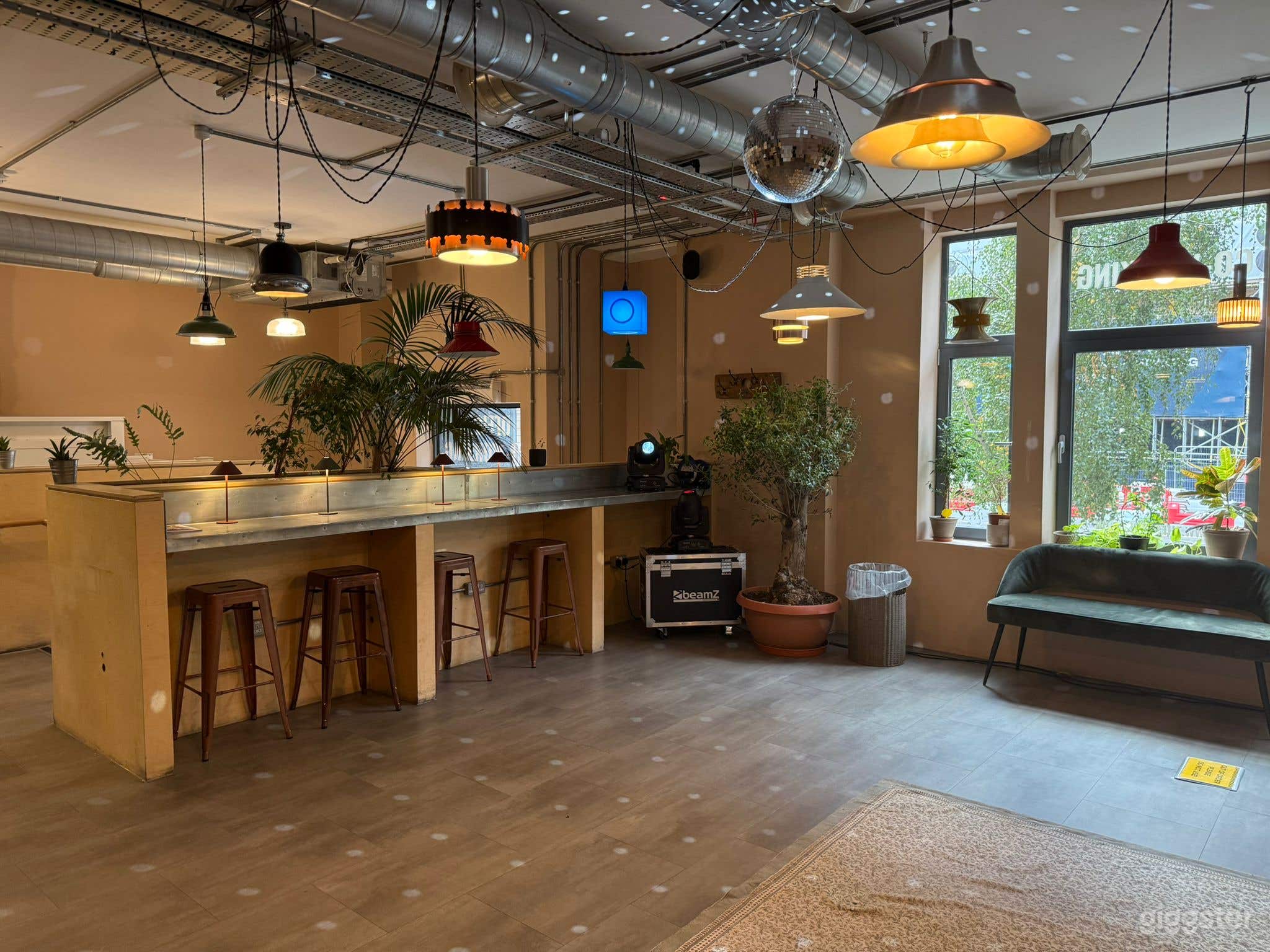 Aesthetic Creative Café Space Photo 1