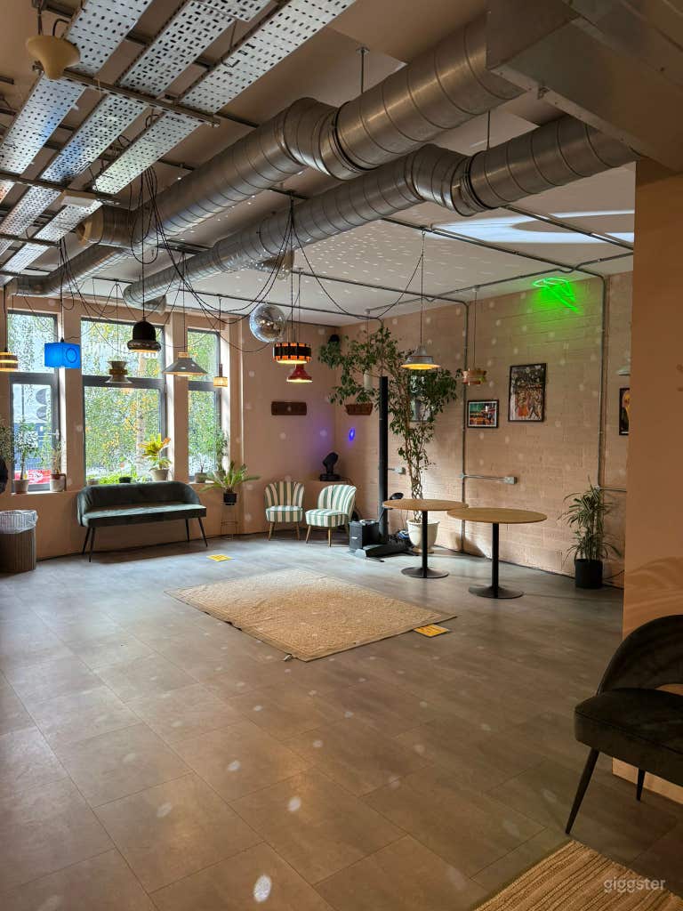  Aesthetic Creative Café Space 