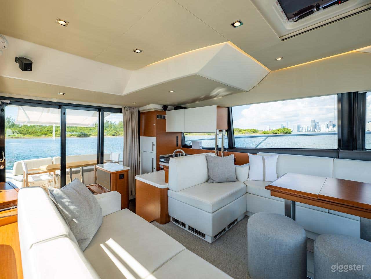 52Ft Prestige Yacht Photo 3