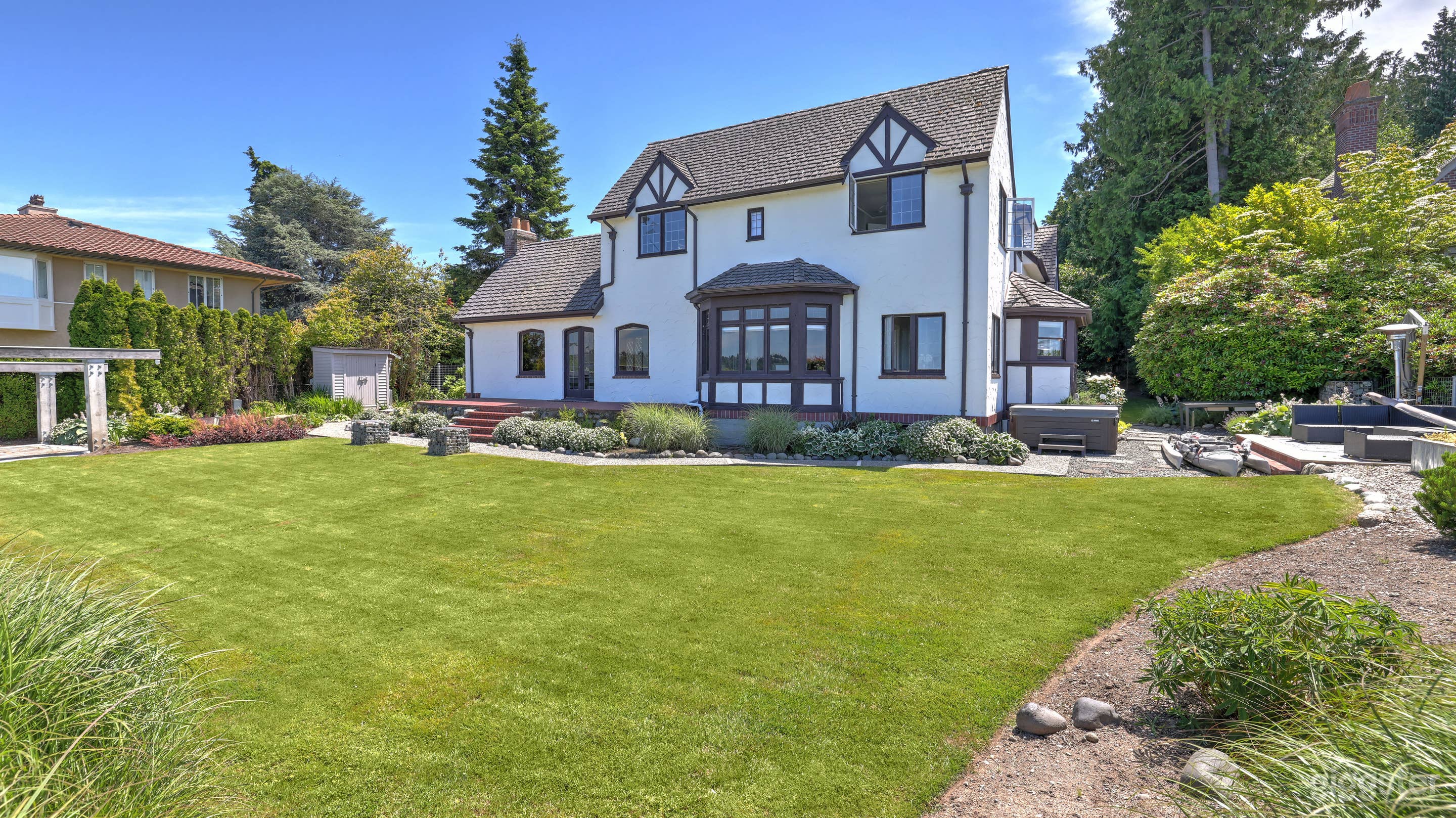 Waterfront Tudor Castle Photo 2