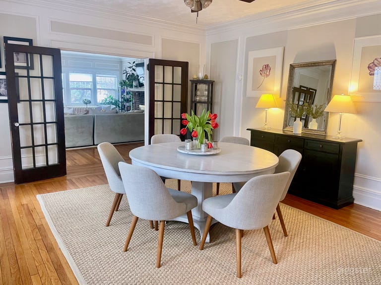  Private Home, Bright Natural Light, Large Rooms 