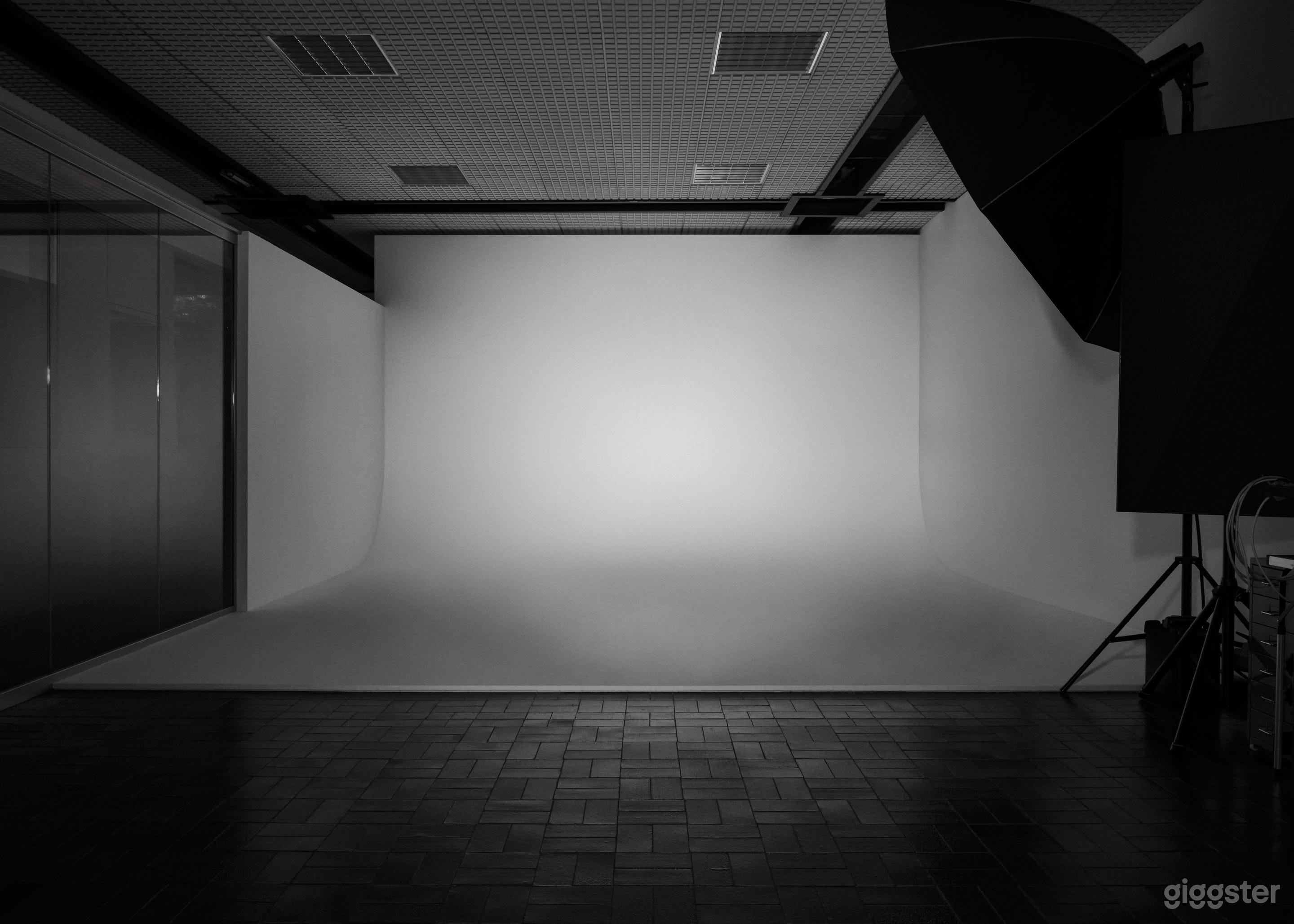 Foto di Studio Fotografico Professionale con tre sale attrezzate 3