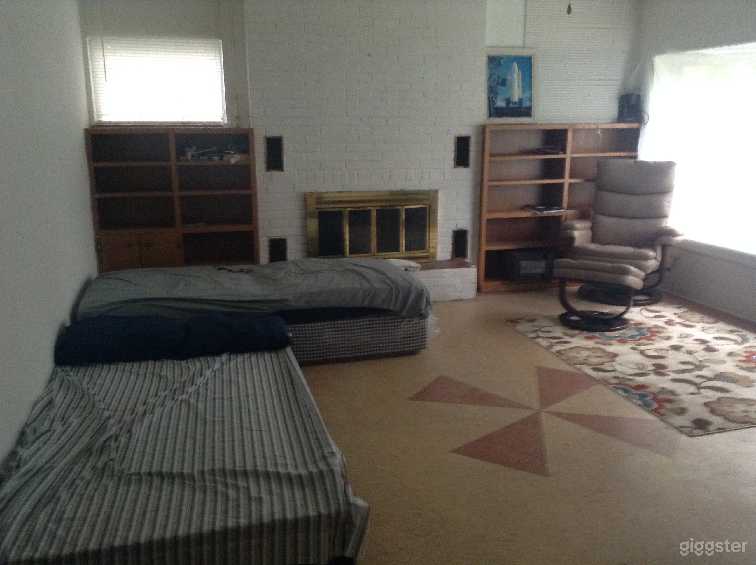 UNIQUE HOUSE WITH UNIQUE FEATURES Photo 1