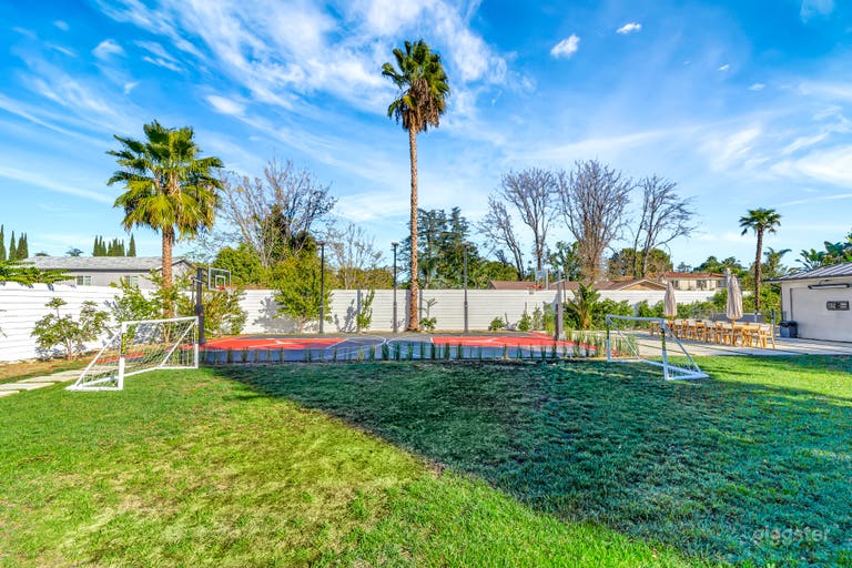  Remodeled Large Custom Backyard w/ Underground BBQ 