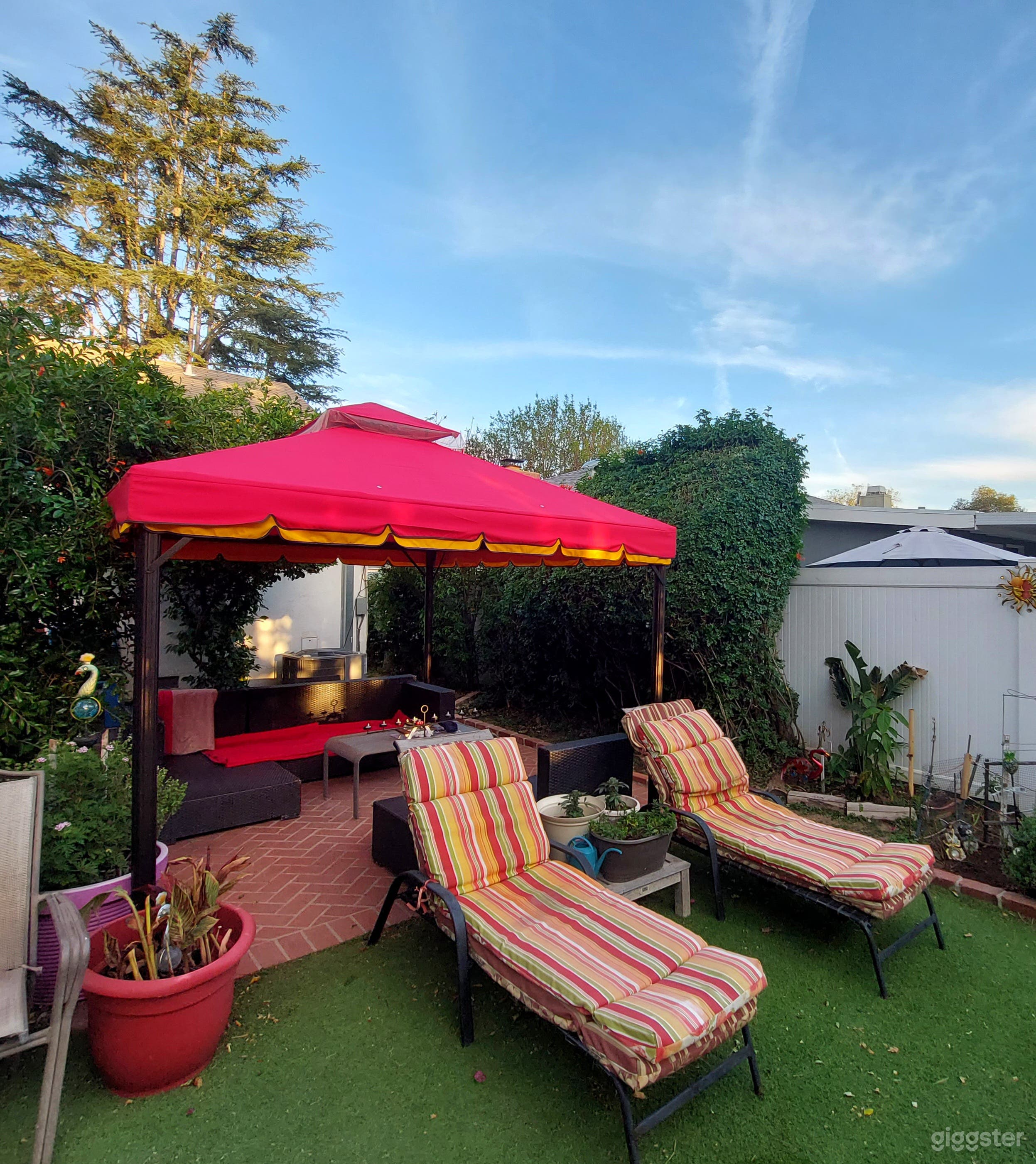 Lovely Lake Balboa Cottage big yard ready now! Photo 2