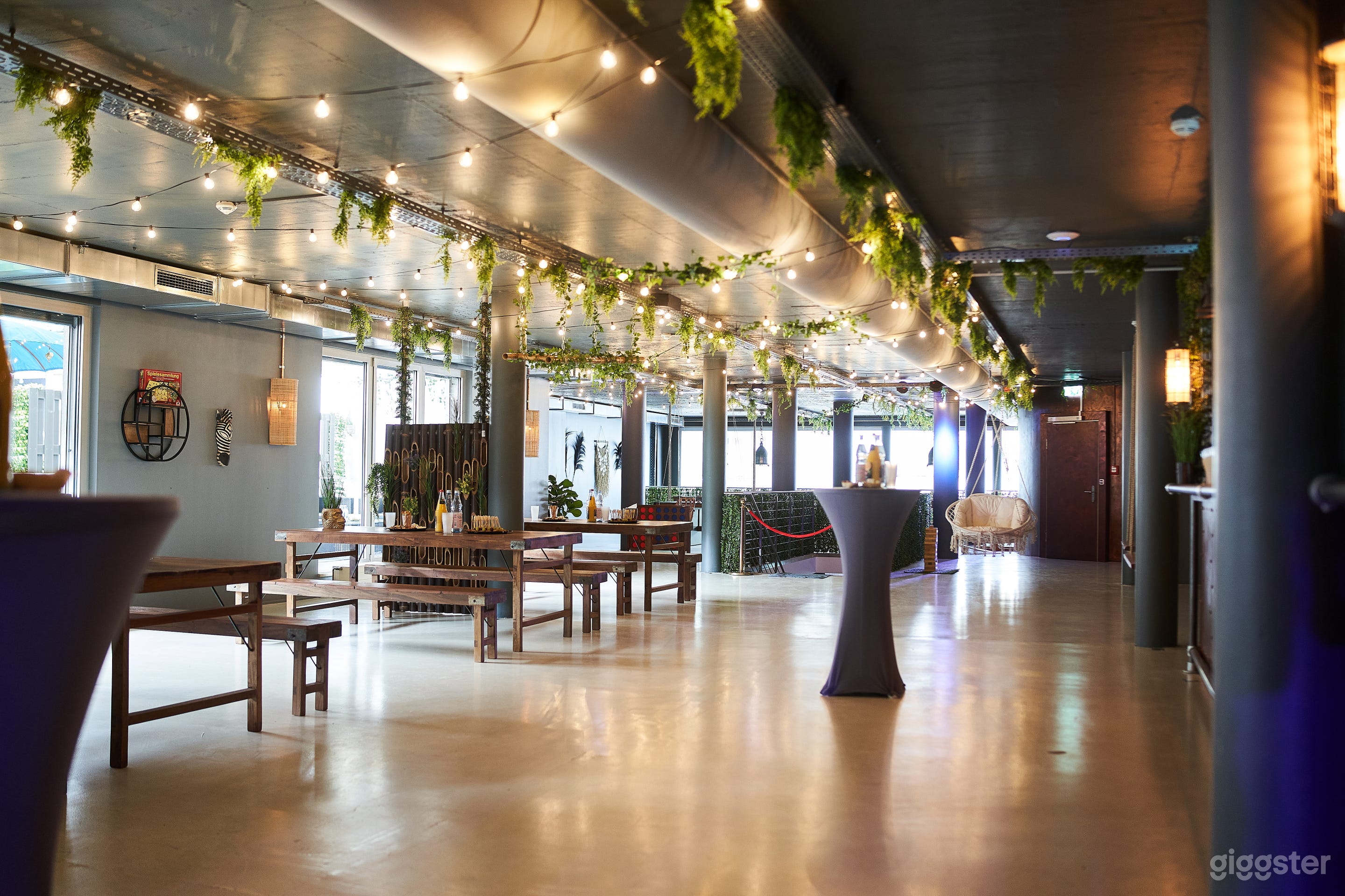 Erstklassige Lage in Köln – über 21.000 SQFT Industrie-Eventfläche Foto 2