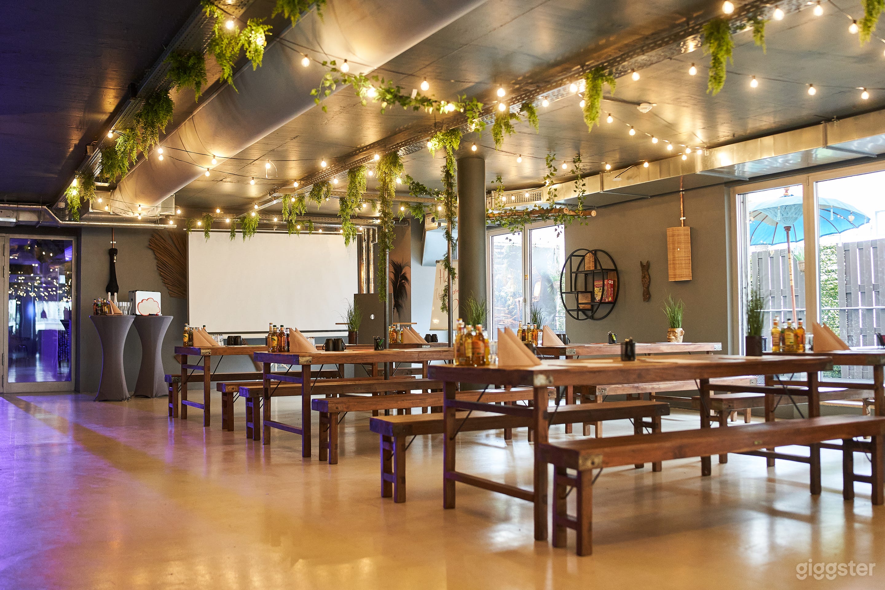Erstklassige Lage in Köln – über 21.000 SQFT Industrie-Eventfläche Foto 1