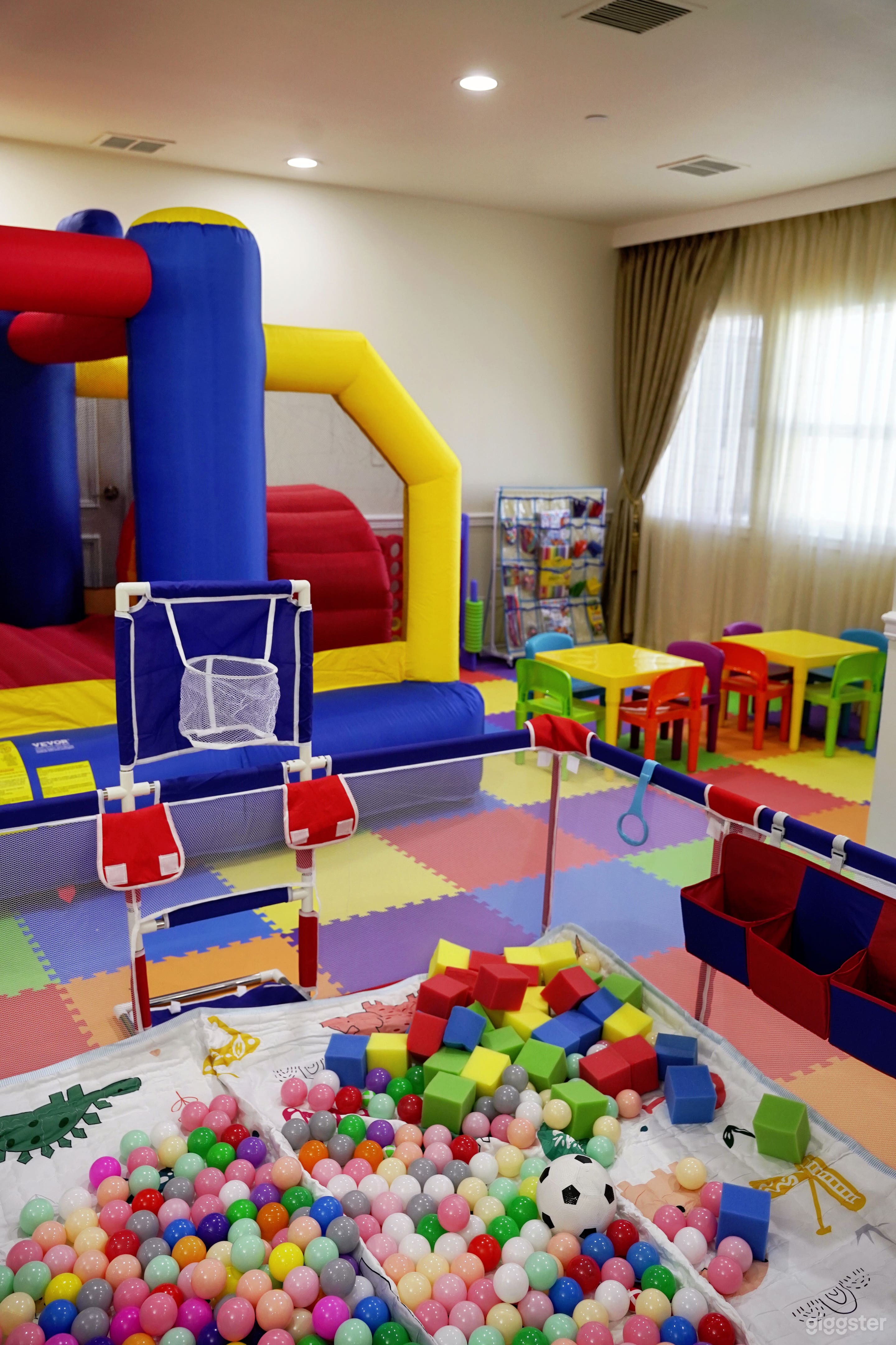 Indoor Children's Playground for Kids' Parties Photo 2