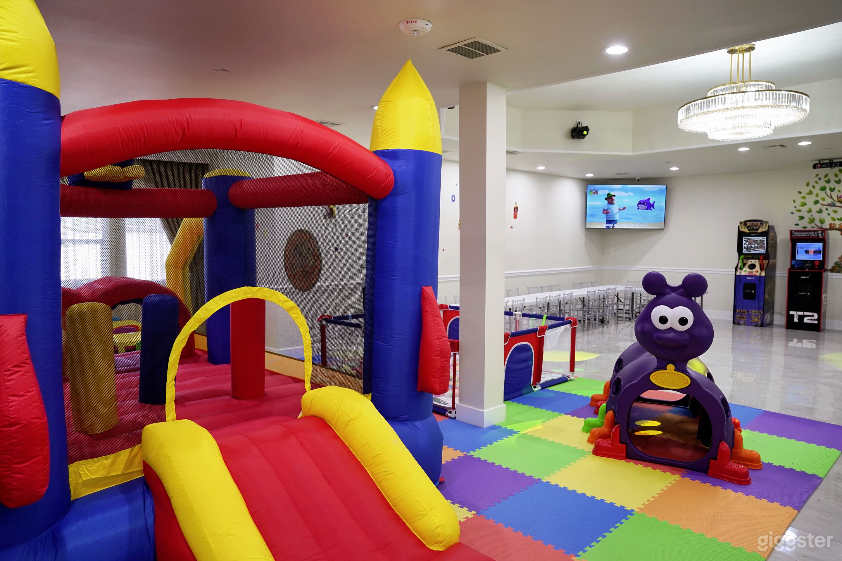 Indoor Children's Playground for Kids' Parties Photo 1