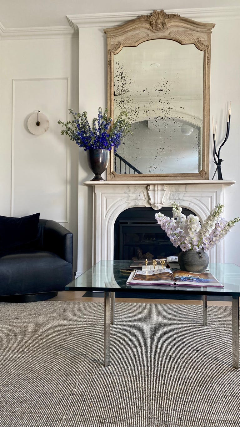  Sophisticated Home Bathed in Natural Light 