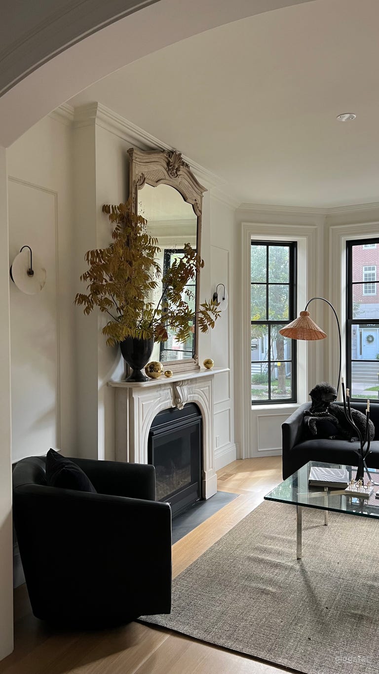  Front parlor with bay windows 