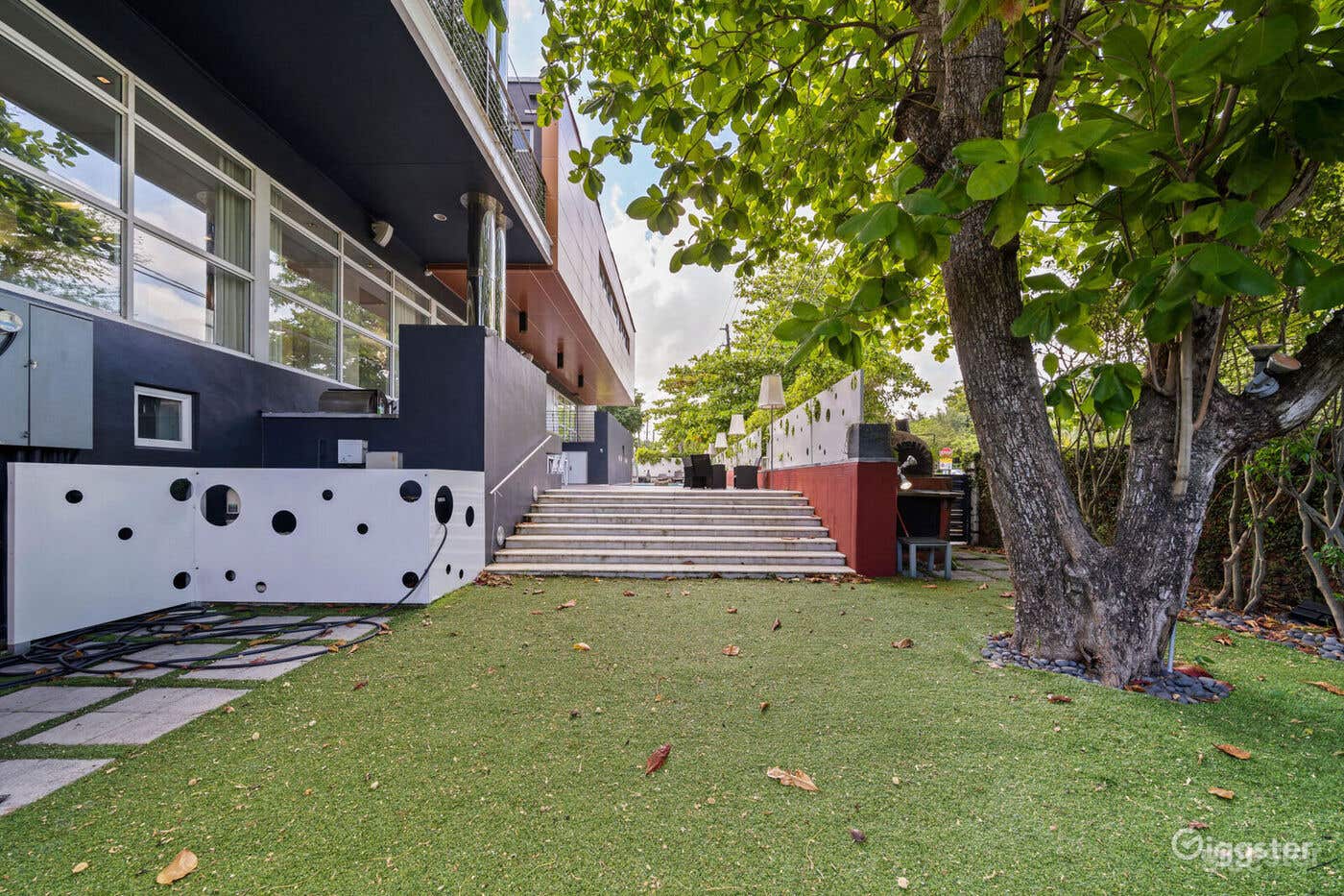 VILLA CELINE: VERSATILE MIAMI MASTERPIECE/POOL Photo 3