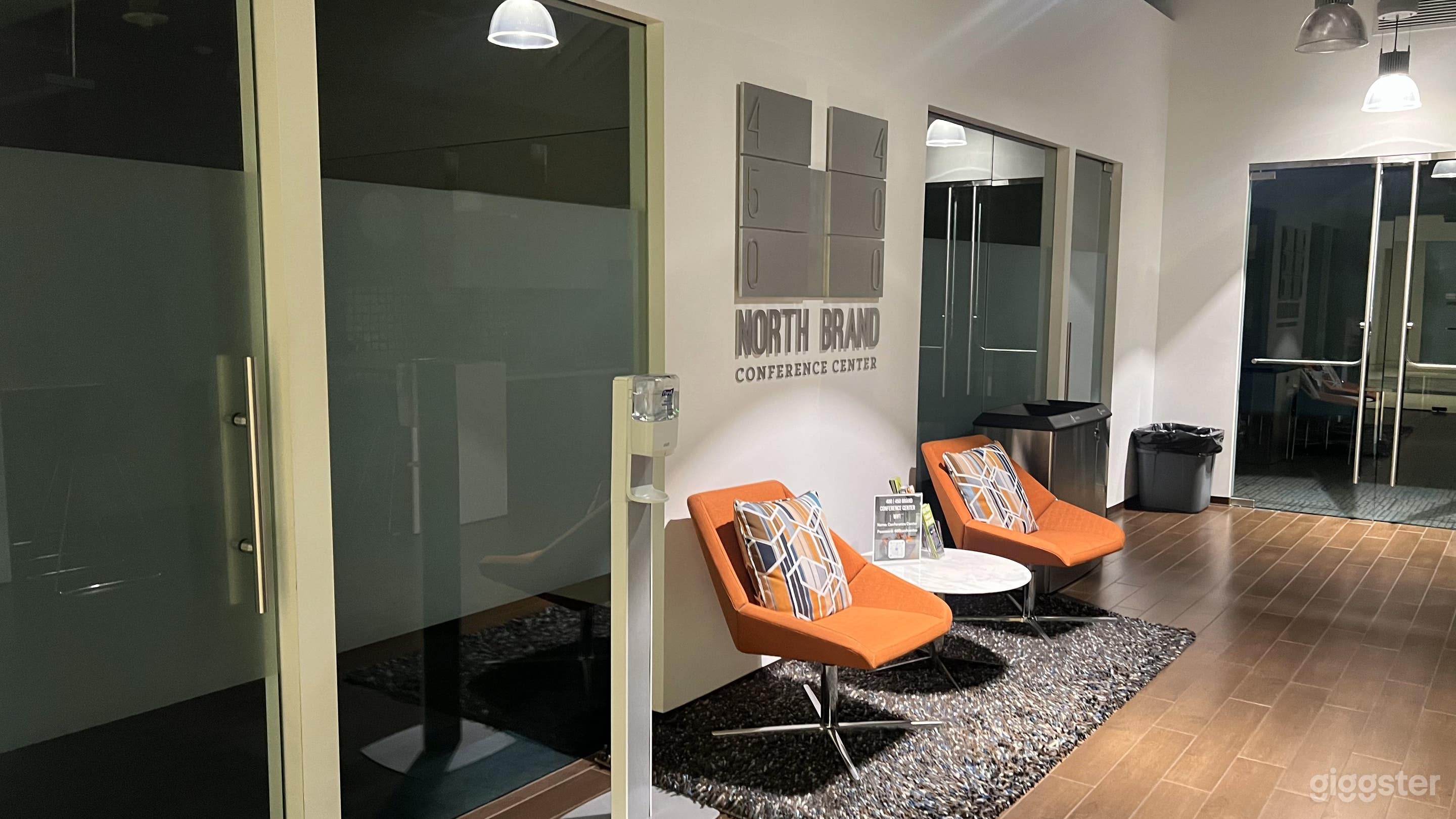 Modern Office  Photo 3