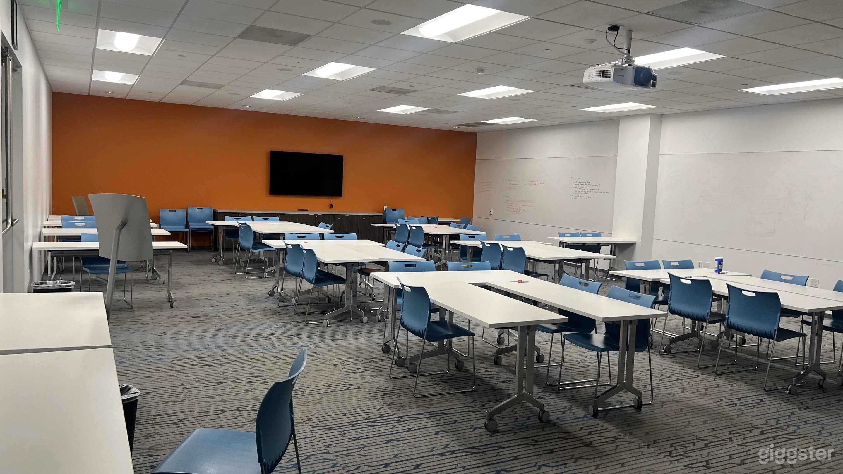 Modern Office  Photo 1