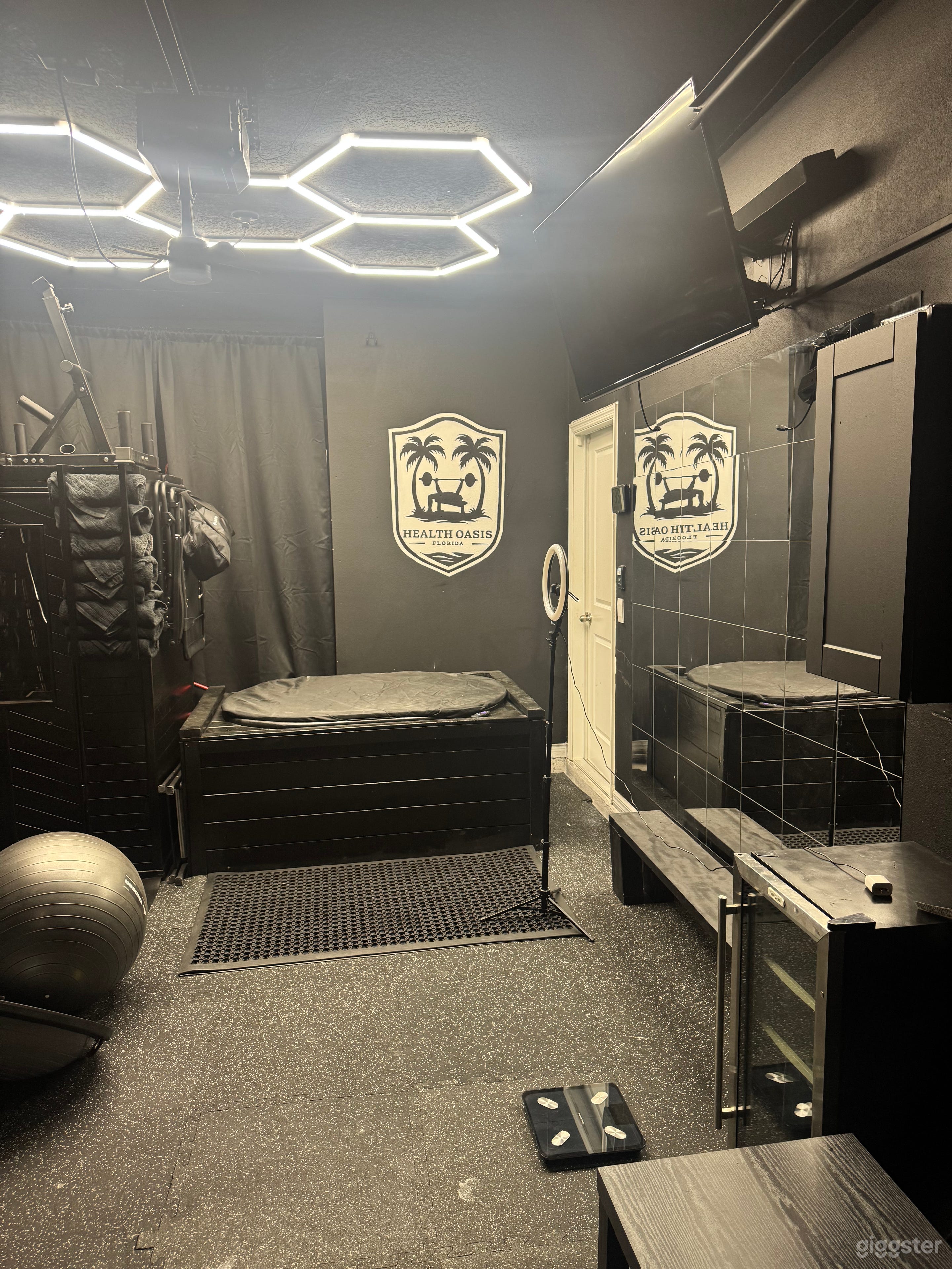 Private Full Service Health and Wellness Studio! Photo 4