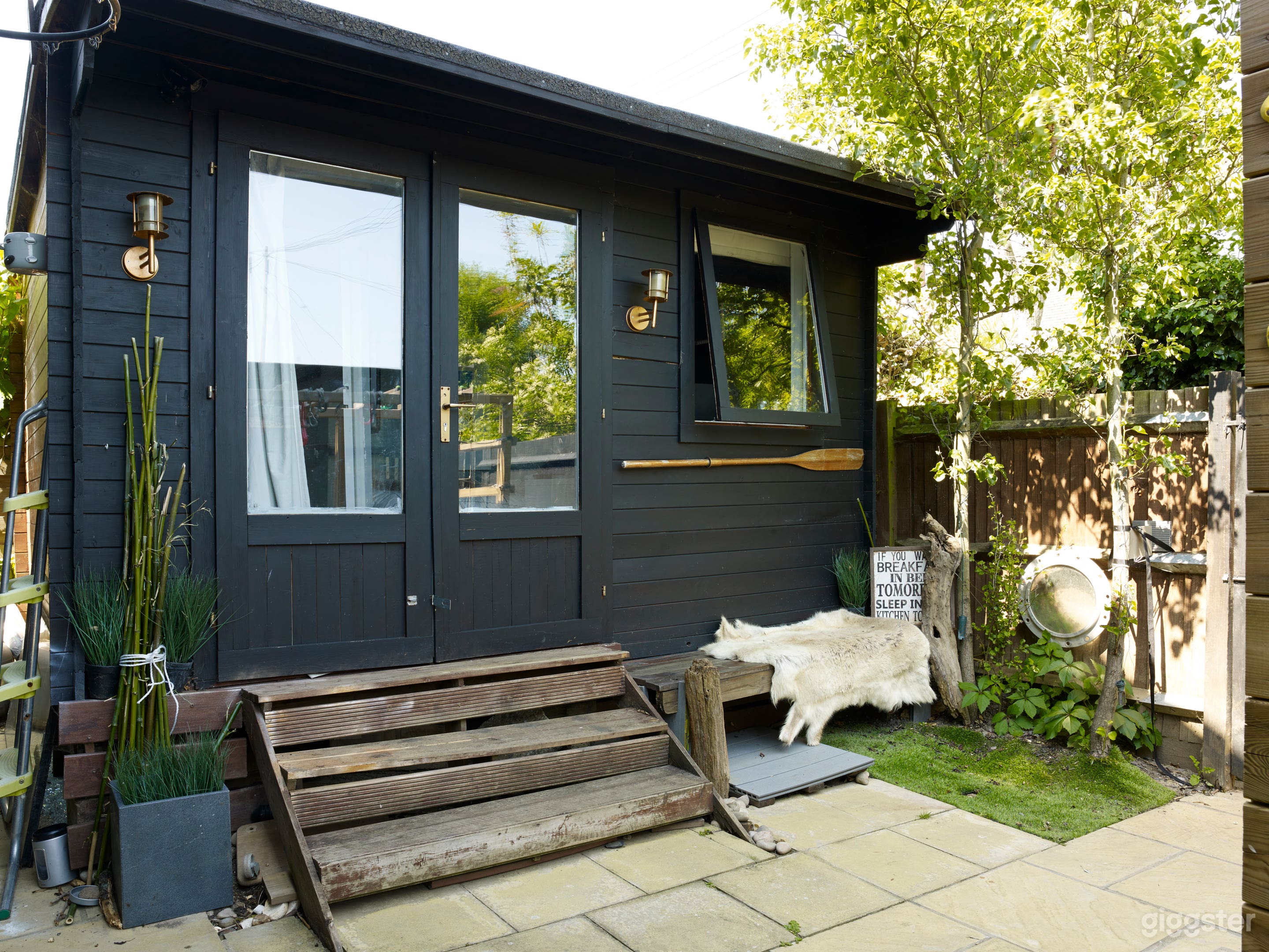 Ibiza Paradise on River Thames Photo 2