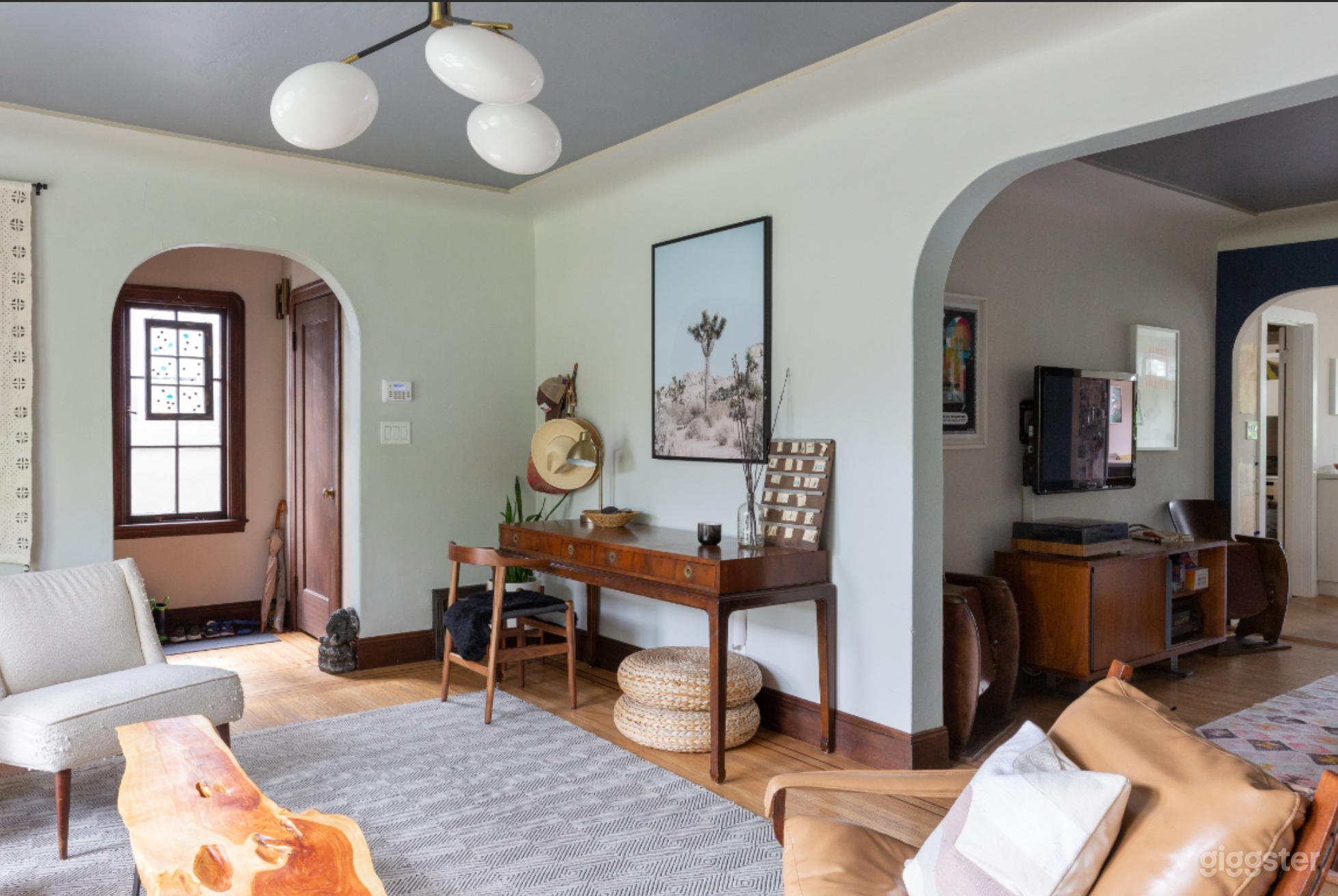 Unique Modern Craftsman Home with Amazing Lighting Photo 3