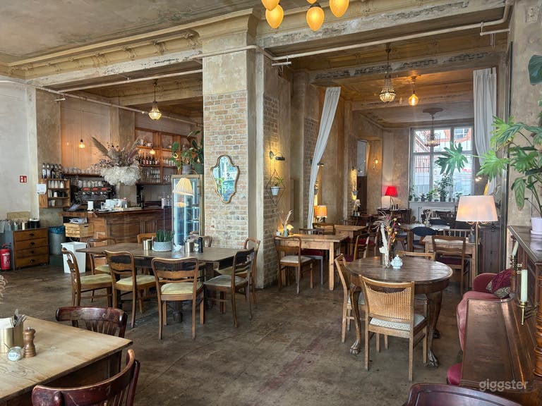  Charmantes Boho-Café mit Vintage-Interieur in Berlin 