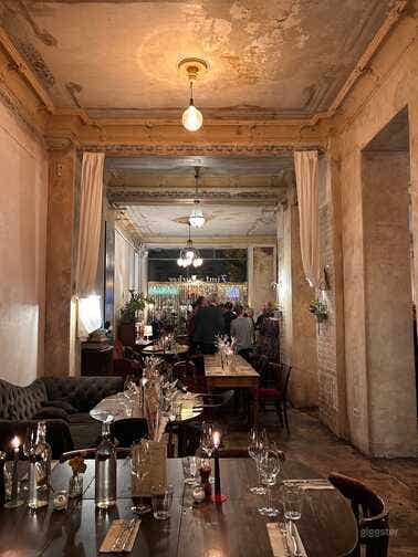  Charmantes Boho-Café mit Vintage-Interieur in Berlin 