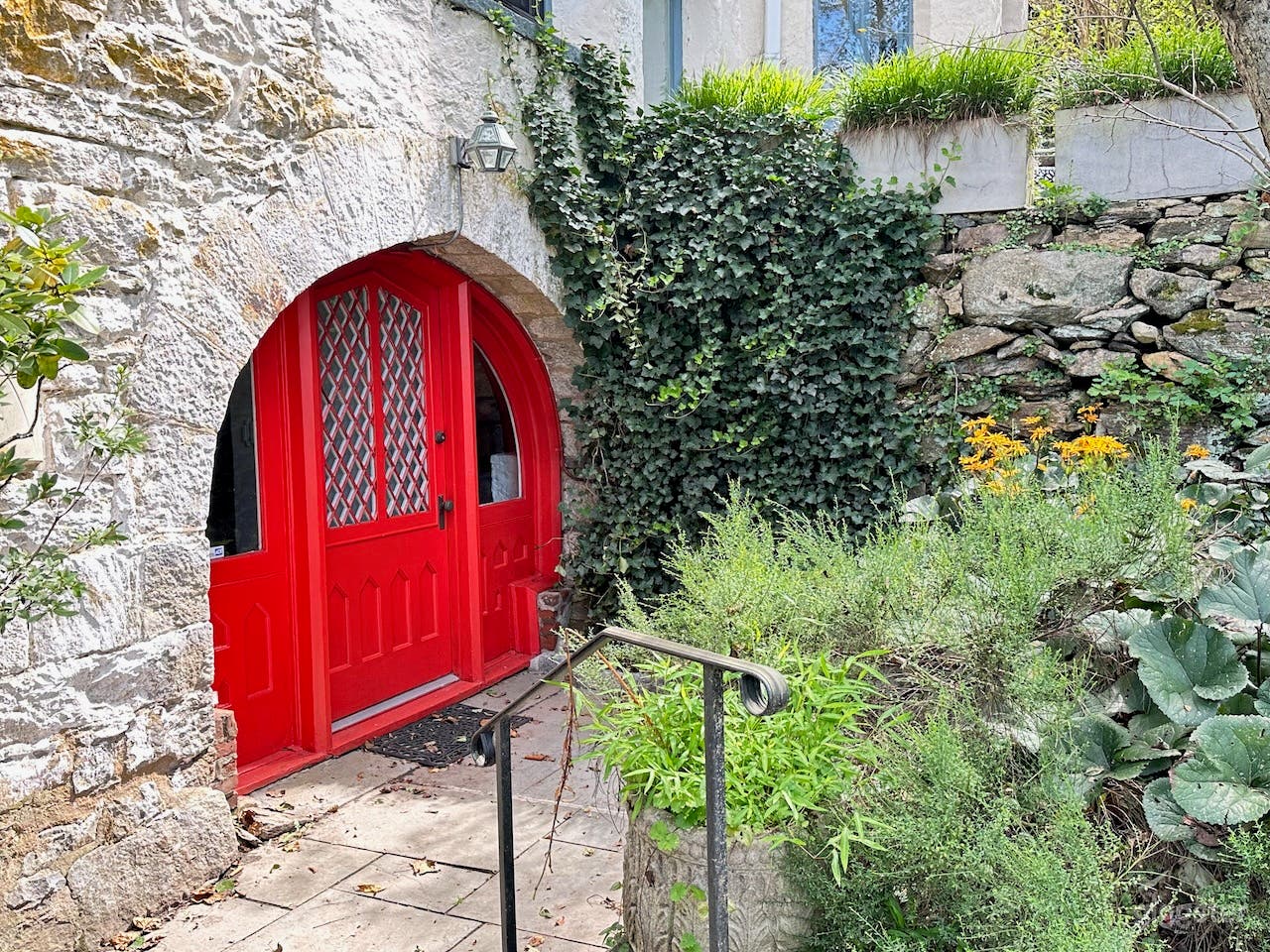 Unique Converted Barn w/ Modern Touches.  Photo 1
