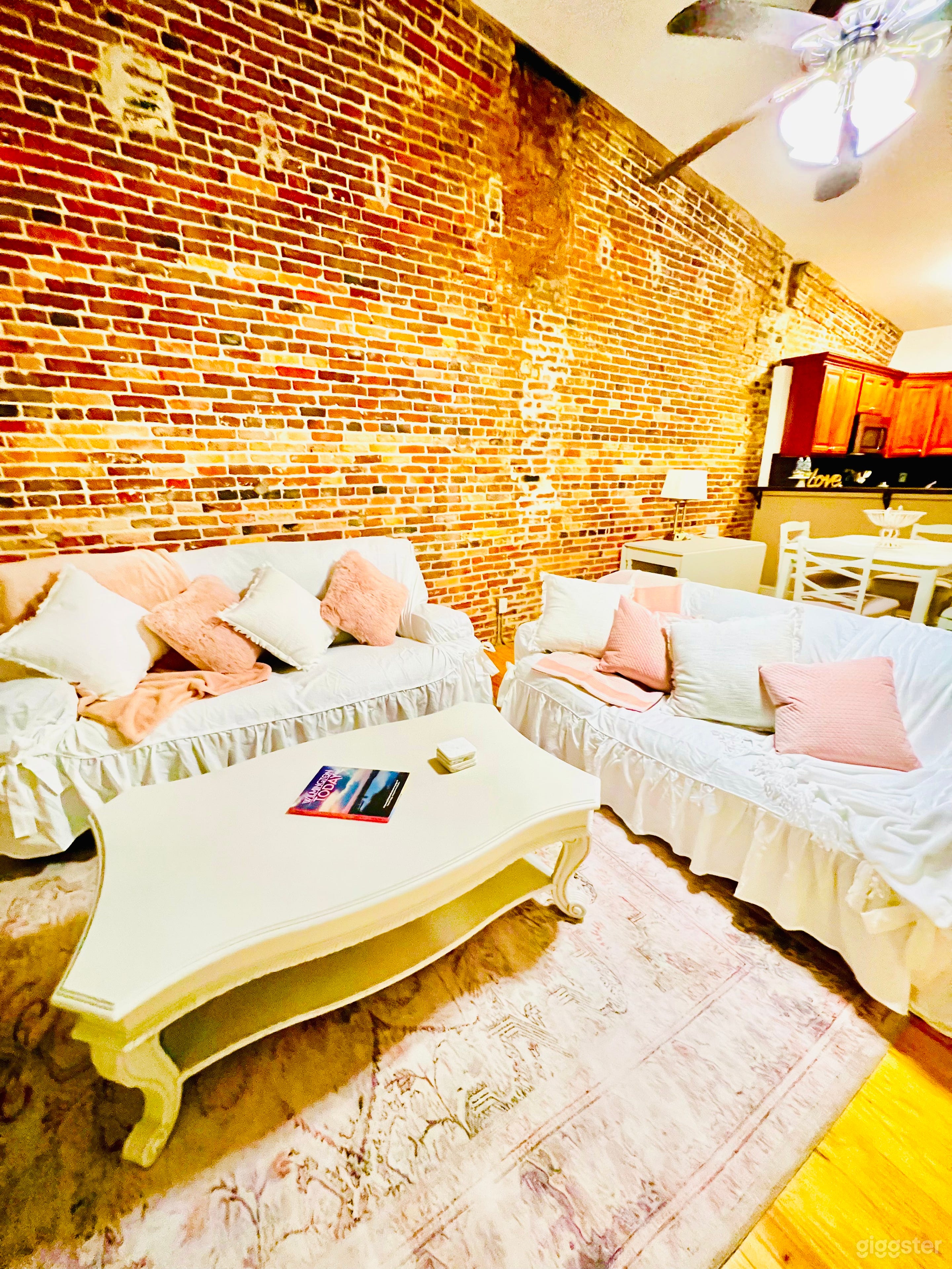 Historic Downtown Loft Apartment, Exposed Brick Photo 1