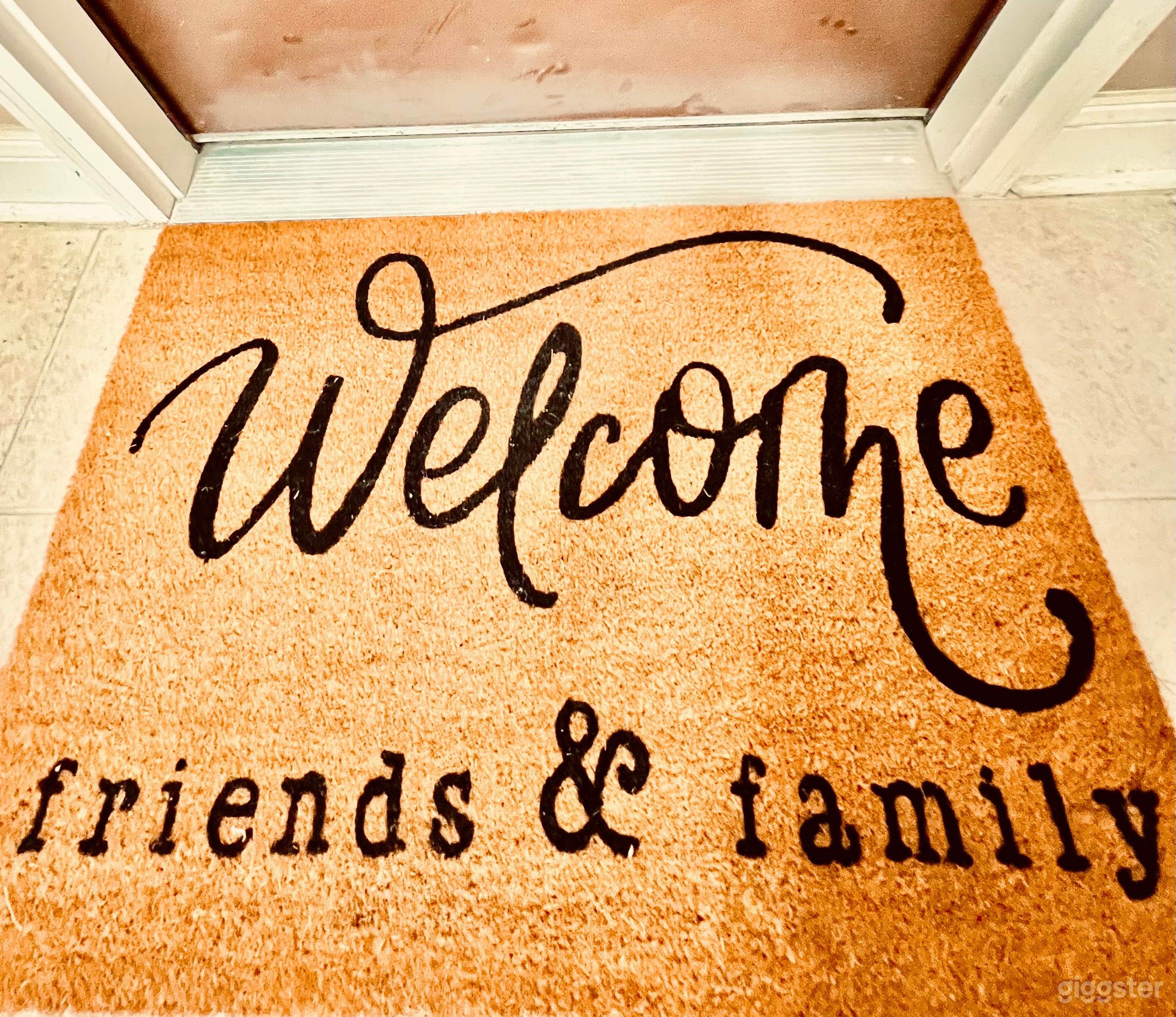 Historic Downtown Loft Apartment, Exposed Brick Photo 3