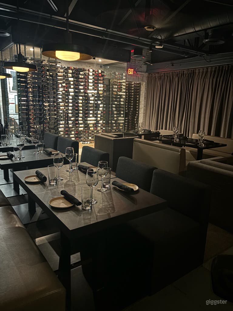  Upper-Level Dining Space 