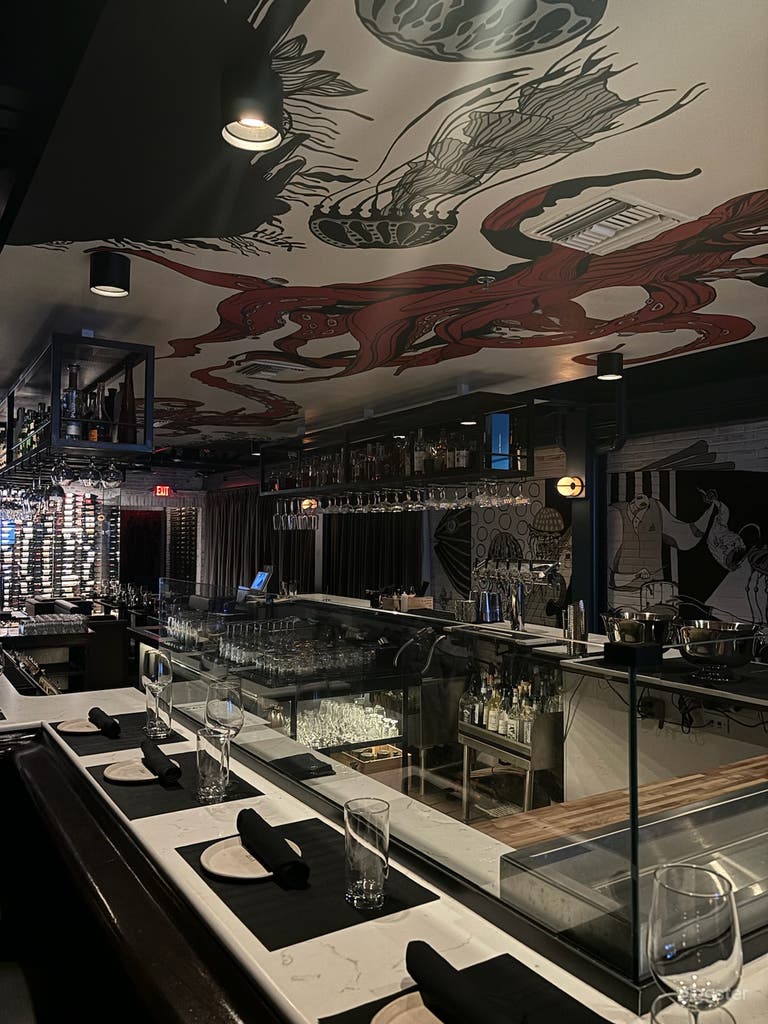  Upper-Level Dining Space 