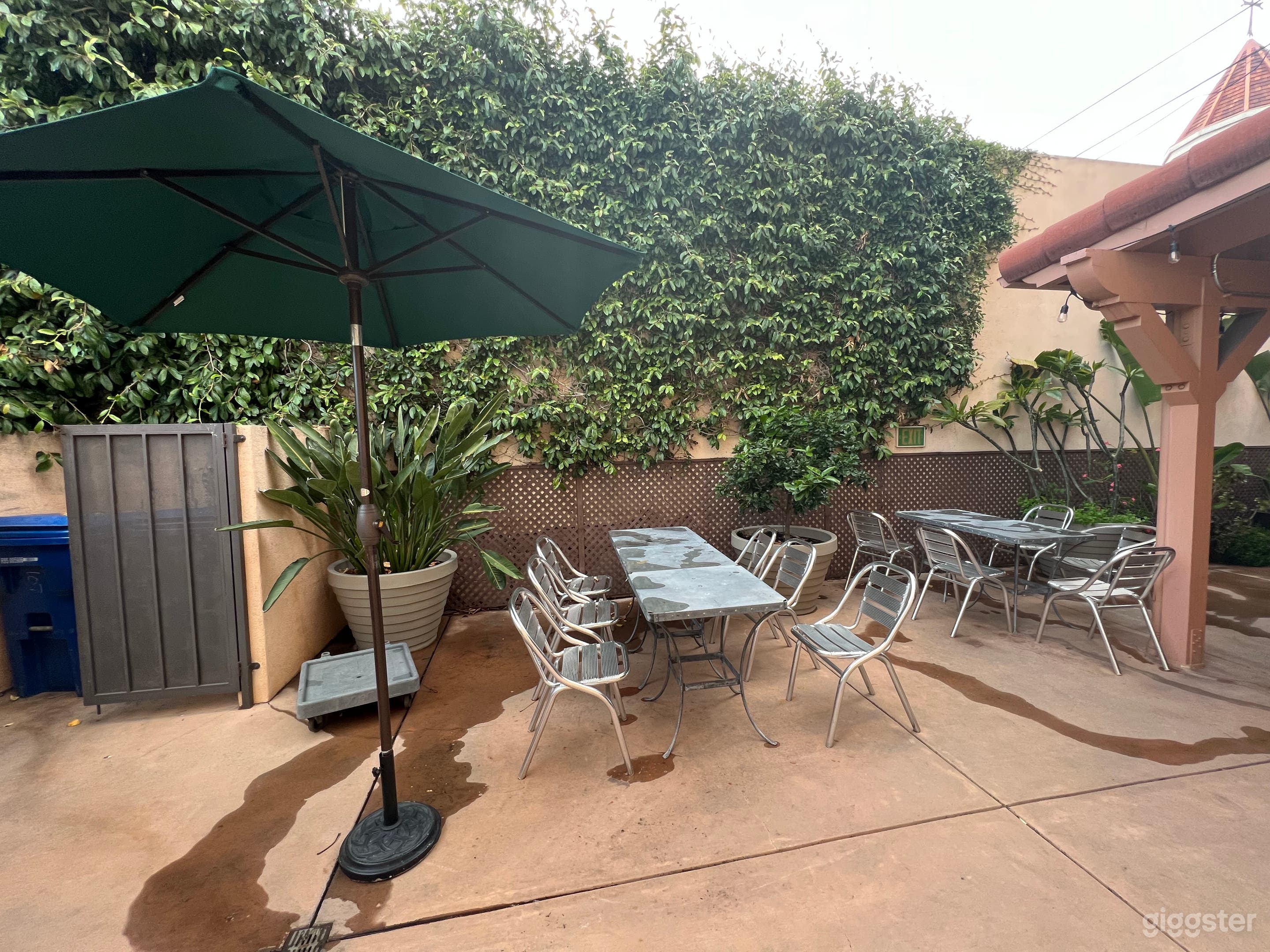 Multiple classrooms  with ballroom  and offices Photo 4