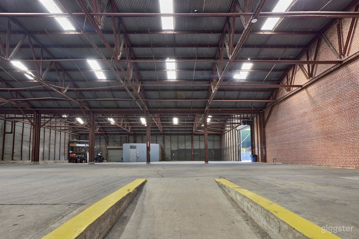 The Quonset - Industrial Warehouse Studio Photo 2